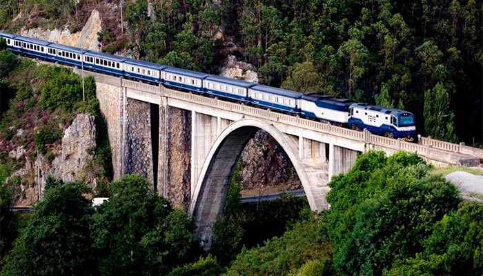 Train El Transcantabrico, crossing a bridge