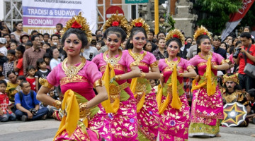 Bailadoras en Bali